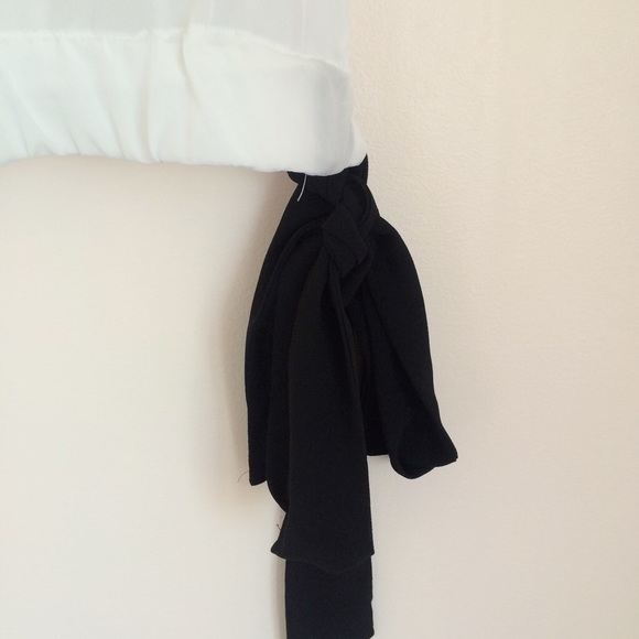 Michael Kors Side Tie Blouse - Picture 4 of 7